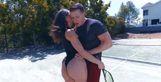 【猫咪av站】欧美极品美女大战壮男大屌 现场高清截图