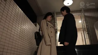 猫咪av站栏目：美艳妻子被上司同事给性侵了 精彩封面