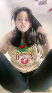 #豆满月第一视角粗口辱骂 黑丝、裸足、口水 完整无删减版在线看