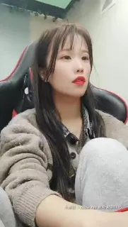 猫咪av站题材必看：#勾搭 勾搭屌丝被爆操内射 封面图