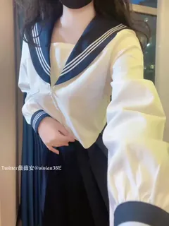 #福利姬 水手服美少女【薇薇安】圆润翘臀骑乘阳具高潮流下一滩淫汁 - 高清流媒体极速加载