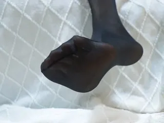 91视频官方收录：完美黑丝玉足诱惑