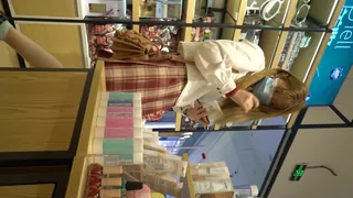 猫咪av站精选视频：偷拍陌生女孩哟 完整版