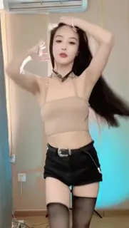 猫咪av站栏目：大琳琳直播骚舞 精彩封面