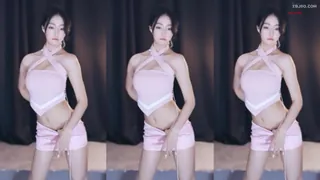 猫咪av站精选视频：CC星也高级群定制骚舞 完整版