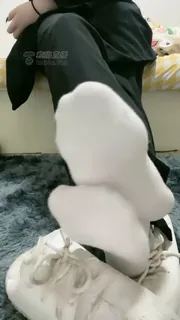 小骚货白袜玉足诱惑 最新更新资源合集