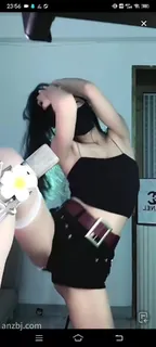 91社区热议作品：抖音喵喵直播骚舞整活_- 实拍