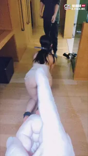 91视频官方收录：母狗捆绑道具后入