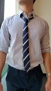 制服领带里面竟然身材那么好 手机浏览器流畅观看预览