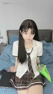 JK可爱妹妹直播脱衣 - 高清流媒体极速加载