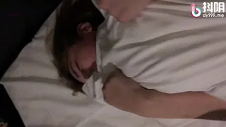 猫咪av站栏目：约炮被疯狂抽插 精彩封面