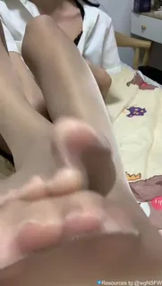 猫咪av站栏目：性感ol长腿丝袜诱惑 精彩封面