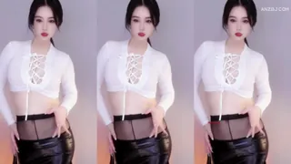 猫咪av站高分作品推荐：CC黑丝妃儿baby付费群定制