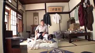 猫咪av站栏目：偷偷爆操邻家女儿 精彩封面