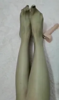 91社区热议作品：黑丝美腿的骚货姐姐 实拍