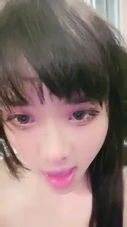 91视频官方收录：KU绝对极品！校花小萝莉【下篇】和炮友电视柜上操逼，双马尾一脸呆萌，各种姿势轮番操