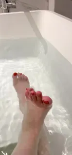 美甲长腿美女沐浴 - 1080P超清画质展示图