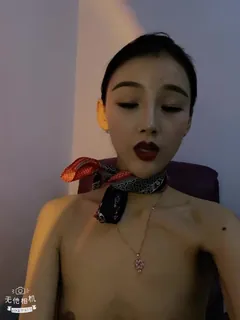 猫咪av站精选视频：空姐下班后要放松一下 完整版