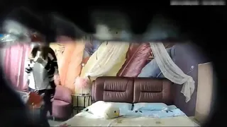 查看 精致旅馆偷拍身材样貌很性感漂亮的大学美女被猥琐中年男狠狠爆插 #短片系列 #偷拍 的详细介绍与播放