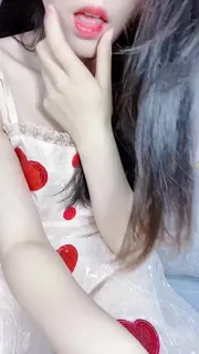 骚逼女友玉足诱惑 手机浏览器流畅观看预览