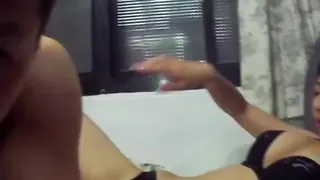 猫咪av站题材必看：#情侣 #自拍 #奶子 极品小情侣 不行我不要拍 受不了了 为什么受不了 自己撸 灯关掉 大奶女友有点害羞 被无套输出 封面图