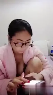 查看 风骚大奶少妇和老公双人啪啪大秀 口活啪啪姿势多多 这样的少妇干起来很爽 #短片系列 #直播主【筛选:】 #直播 #老公 #大秀 的详细介绍与播放