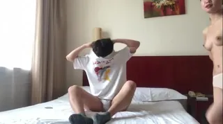 猫咪av站栏目：#反差 #清纯 #学生 #情侣 和大三女朋友开房自拍留念小骚逼很正点做爱的时候小骚货非常主动 精彩封面