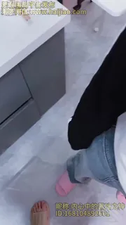 【猫咪av站】在厨房直接干起来了 现场高清截图