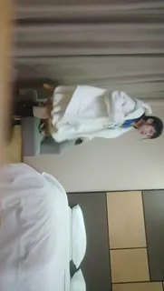 【#利哥探花】2000约卡哇伊小嫩妹，观众强烈要求留下，娇小玲珑还戴个眼镜，小骚货脱光衣服变身淫娃很精彩#1724413764.837417 - 极具视觉冲击力的猫咪av站内容