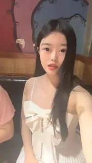 猫咪av站栏目：黄播奔驰妹群更新 精彩封面