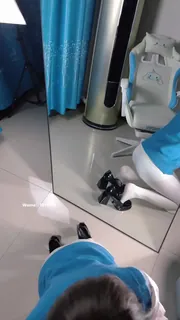 骚狗小萝莉跪舔我大屌 - 高清在线观看