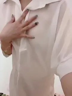 主播白衬衫半透露出身材火热骚舞 - 高清流媒体极速加载