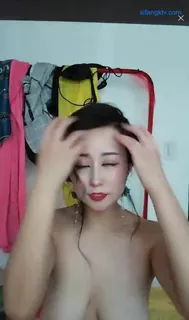 91社区热议作品：【素人十九】，特别媚骚的熟女，风骚裸舞大家喜欢的熟女主播  #素人十九 又来了 实拍