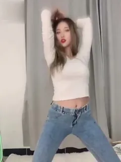 猫咪av站高分作品推荐：少女不知鸡巴好05