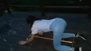 91视频推荐：骚货捆绑双手双脚趴着被调教 #户外 手机在线播放