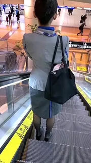 猫咪av站精选视频：黑丝超刺激近距离抄底偷拍 完整版