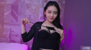 【猫咪av站】极品美女风骚诱惑写真 现场高清截图