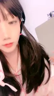 【猫咪av站】漂亮拉拉自玩自嗨06 现场高清截图