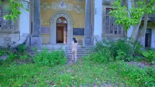 猫咪av站精选视频：宜家门女主户外露出自慰高跟鞋全裸露出 完整版