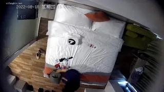 91社区热议作品：偷拍居家情侣性爱 实拍