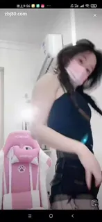身材不错的御姐主播黑丝黑衣艳舞 - 高清流媒体极速加载