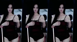 91视频推荐：白嫩嫩的主播黑色吊带火热骚舞 手机在线播放