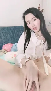 拉拉女孩自己掰开逼逼 - 1080P超清画质展示图