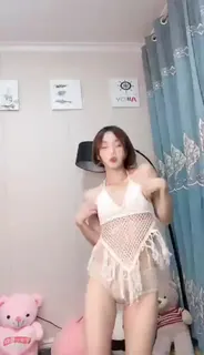 91社区热议作品：可爱主播大秀 身材火热艳舞 实拍