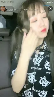 圆脸卡哇伊小母狗，这麽可爱的女生才18岁，脱光被SM牵狗绳在大街，年轻紧致的身材，一线馒头逼，直接在路边打炮 - 高清流媒体极速加载