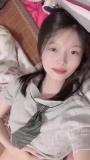 正在播放：才几天没见～小骚货就发了这视频过来 看到鸡巴都硬了 (猫咪av站频道)