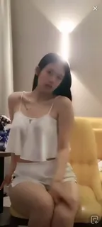 猫咪av站题材必看：主播白色睡衣性感热舞 封面图