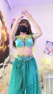 【猫咪av站】cos各种迪斯尼公主01 现场高清截图