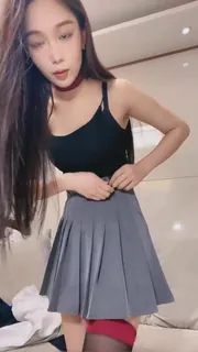 91视频官方收录：美女撸脸热舞 就是一直骚母狗