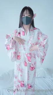 猫咪av站栏目：#HongKongDoll 玩偶姐姐 23年8月最新_10 精彩封面